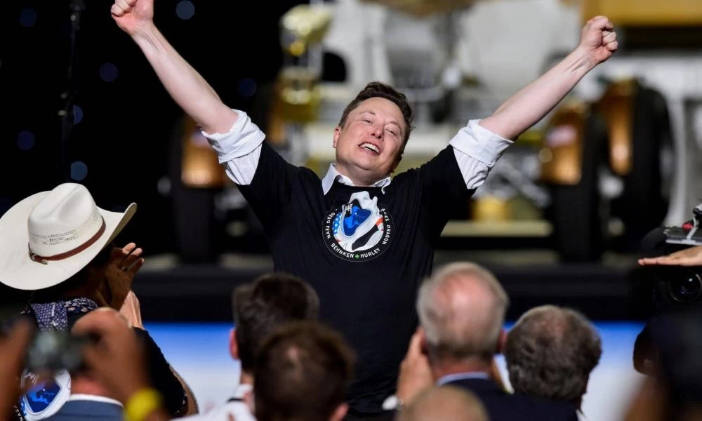 "Ένεση” ρευστότητας στην SpaceX ύψους 1,9 δισ. δολαρίων